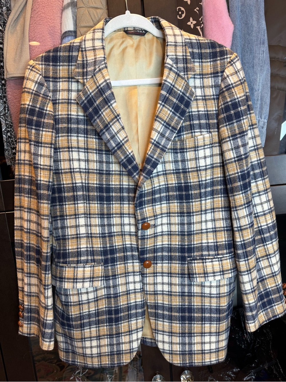 ROEBUCK Vintage Men’s Wool Blend Plaid Two-Button Blazer in Navy & Cream